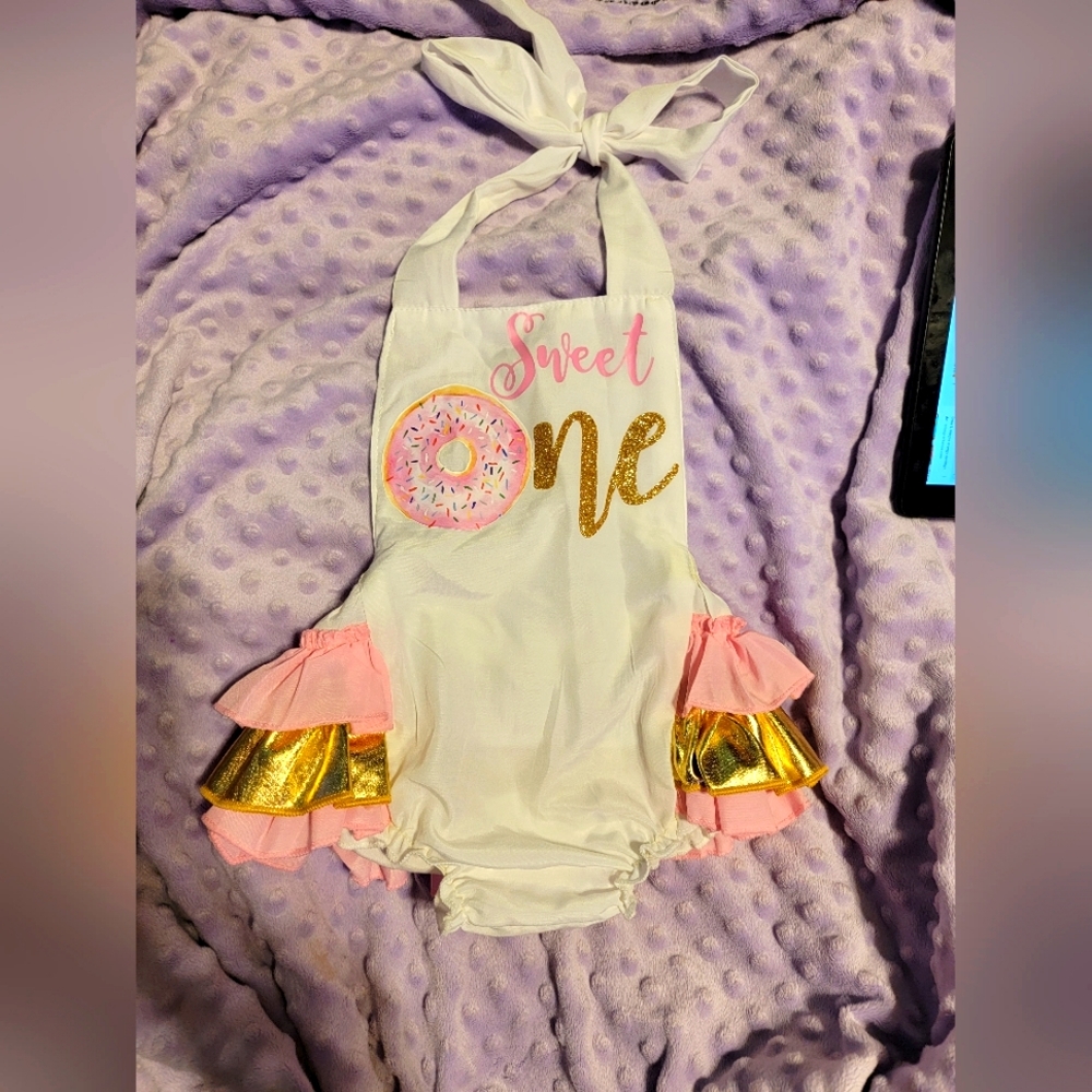 Sz Small (6-12 mths) Sweet one donut theme first birthday bubble